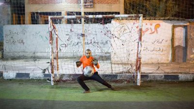 كرة القدم.. ملاذ الشباب فى زمن الكورونا | صور