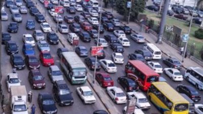 كثافات مرورية بالأوتوستراد إثر حريق مخازن أدوات صحية وسيراميك بالمقطم