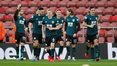 الكشف عن اسم أحد المصابين بفيروس كورونا في الدوري الإنجليزي