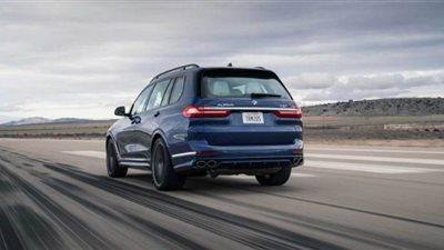 مداخل الهواء الكبرى  توفر تبريد أمثل لمحرك V8 توربو