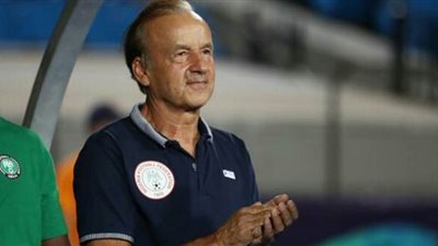 الاتحاد النيجيري يجدد عقد روهر مدرب المنتخب خلال ساعات