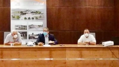 وزير السياحة والآثار يناقش أساليب العرض للمتحف القومي للحضارة