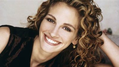 جوليا روبرتس تروج للأسلوب العلمي وتنشر حقائق طبية عن فيروس كورونا