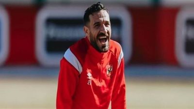 علي معلول يغلق باب الرحيل عن الأهلي فى الميركاتو الصيفي