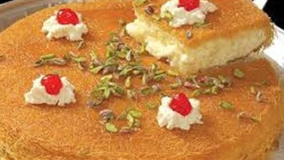 طريقة عمل الكنافة بالكريمة والفراولة | فيديو