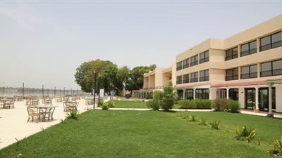 فندق بسمة التابع لديوان محافظة قنا يحصل على شهادة السلامة | صور