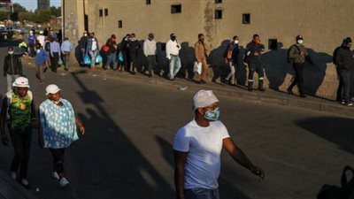 علماء يتوقعون استفحالاً كارثياً لكورونا في جنوب إفريقيا