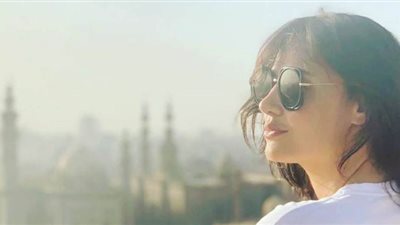 حلا شيحة تحتفل بآخر يوم تصوير لـ