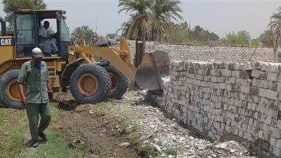 إزالة 115 مبنى مخالفا في قنا خلال 3 أيام | صور