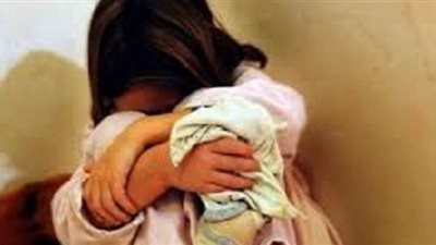 أب يتهم زوج طليقته بالاعتداء جنسيًا على طفلته بالدقهلية.. والتقرير الطبي يكشف مفاجأة