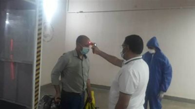 500 عائد من الخارج يغادرون مقر العزل في بني سويف