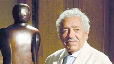 آدم حنين يتحدث عن إبداعاته: الحجر بيوجهك ويديلك فكرة | فيديو