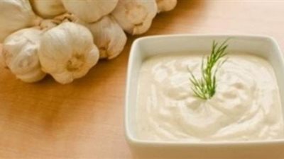  أسهل طريقة لعمل تومية المطاعم |فيديو