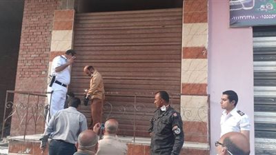 تشميع 13 محلًا تجاريًا لمخالفة مواعيد الحظر ببني سويف | صور