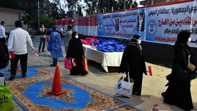 جامعة قناة السويس تستقبل فوجا من المصريين العائدين من الخارج | صور