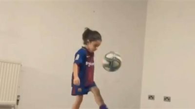 بعد مهارته الكروية الخارقة.. الطفل آرات حديث الصحف الإنجليزية | فيديو