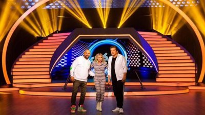 وليد توفيق يشعل استوديو 