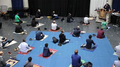 كنيسة ألمانية استضافت المسلمين لأداء صلاة الجمعة