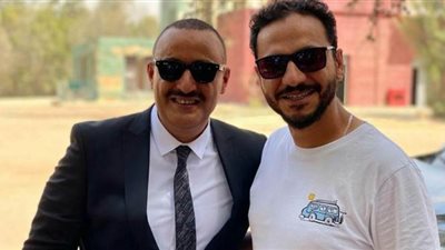 بيتر ميمي رفقة أحمد السقا في كواليس مسلسل الاختيار