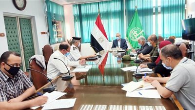 محافظ القليوبية يتابع آخر مستجدات كورونا واستعدادات عيد الفطر