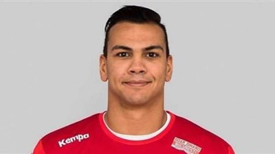 ممدوح هاشم يجدد تعاقده مع دينامو بوخارست الروماني