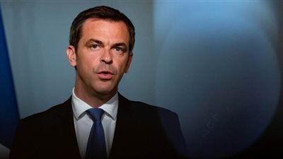 فرنسا تراجع قواعد إعطاء 