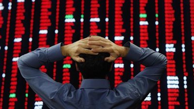 خبير: موجة انهيار اقتصادي عالمي خلال نهاية العام.. ونحتاج لاستراتيجية أعمق 