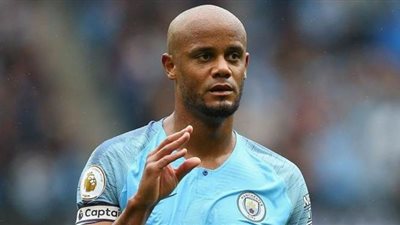 قائد مانشستر سيتي السابق يتعاطف مع ليفربول