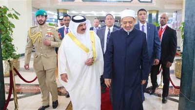 شيخ الأزهر يتبادل التهاني بعيد الفطر مع ملك البحرين هاتفيا  
