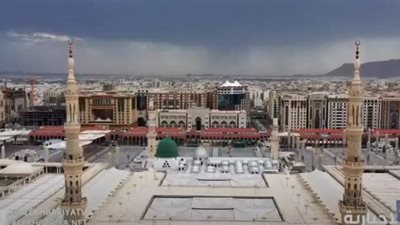 كيف ظهرت سماء ⁧‫الحرم النبوي‬⁩ بأول أيام عيد الفطر المبارك | فيديو