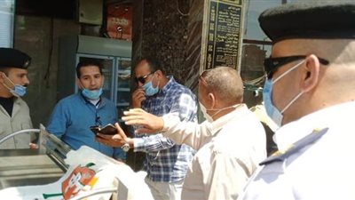 تحرير 9 محاضر ضد محال تجارية خالفت قرار الإغلاق في الشرقية | صور