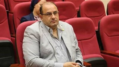 برلماني يطالب بتحديد مواعيد غلق المحال التجارية والمقاهي بعد انتهاء أزمة كورونا