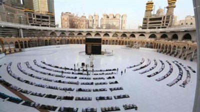 صحيفة فرنسية: مسلمو العالم يحتفلون بعيد الفطر في ظل جائحة كورونا | صور