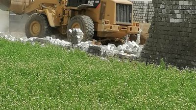 إزالة 133 مبنى مخالفا و177حالة تعد على الأراضي في قنا | صور