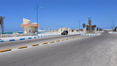 خلو الشواطئ من الأهالي ومنع أتوبيسات الرحلات من الدخول بمطروح | صور