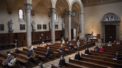 ألمانيا تتعقب مشاركين في قداس انتقلت خلاله عدوى كورونا