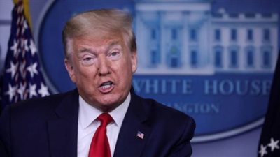 ترامب يتحدي إجراءت كورونا ويلعب الجولف | فيديو