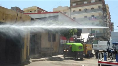 استمرار أعمال رش وتطهير الشوارع والمنشآت في البحيرة | صور