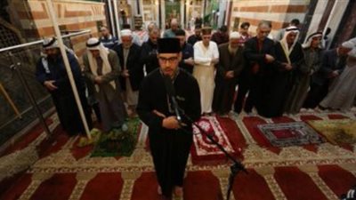 إعادة فتح المساجد في الضفة الغربية بعد توقف شهرين | صور