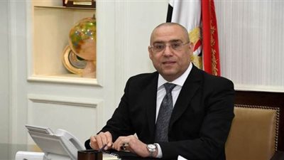 إزالة مبنيين بدون ترخيص بالمناطق المضافة لمدينة الشروق