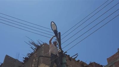 تركيب 57 كشاف ليد في قري قنا بثالث أيام عيد الفطر | صور