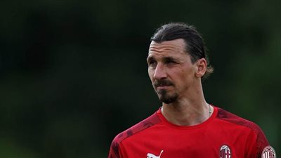 ميلان الإيطالي يوضح تفاصيل إصابة زلاتان إبراهيموفيتش