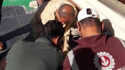 غلق وتشميع كافيه بمحلات الممشي بشارع فلسطين في بورسعيد | صور