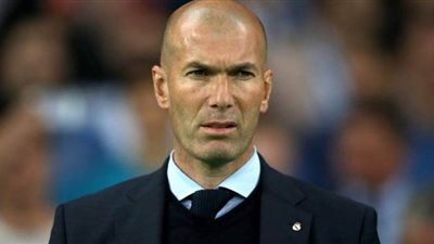 زين الدين زيدان يتواصل مع نجم أياكس لضمه لريال مدريد