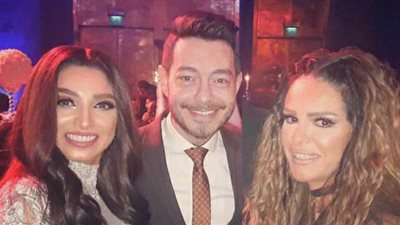 دنيا عبد العزيز رفقة روجينا وأحمد زاهر: عشرة العمر