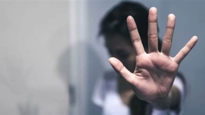 التحريات بمقتل مسن حاول اغتصاب طفلة معاقة ذهنيا: بكاء المجني عليها كشفه