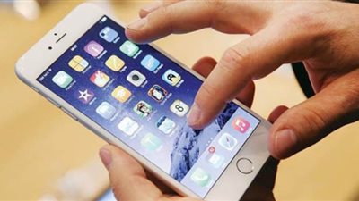 احذر.. 8 طرق لاستخدام الموبايل تسبب السرطان