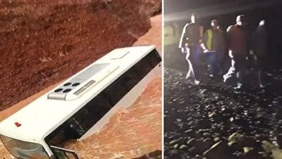 إنقاذ 20 شخصا علقت حافلتهم في 