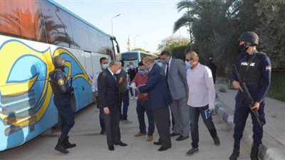 محافظ المنيا ورئيس الجامعة يتابعان إجراءات إنهاء الحجر الصحي للعائدين من الخارج