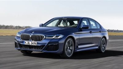 بي إم دبليو تطلق الفئة الخامسة موديل 2021 بمظهر جديد